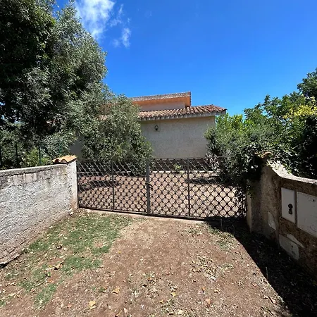 Domo Austinu - Casa de Férias Abbasanta